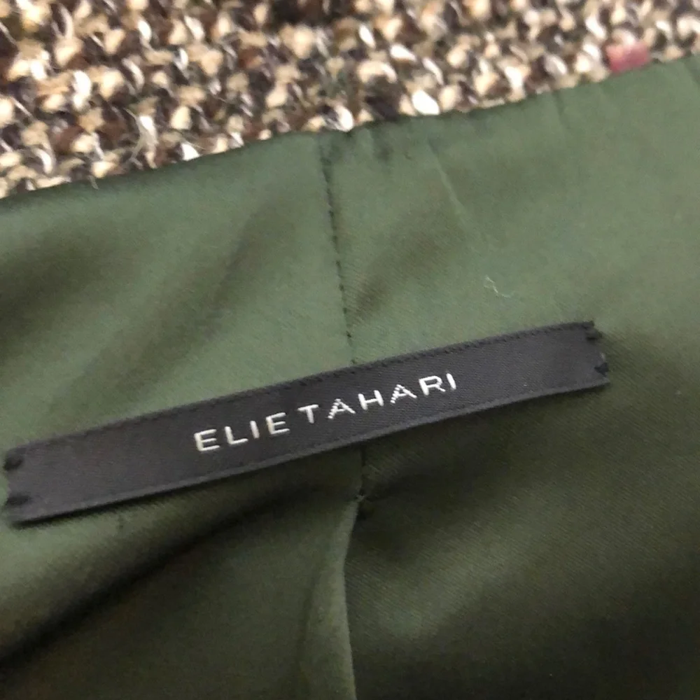 Elie Tahari One Button Wool Tweed Blazer
